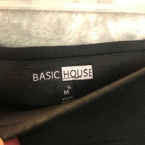 Black Skirt - Picture 2 of 3